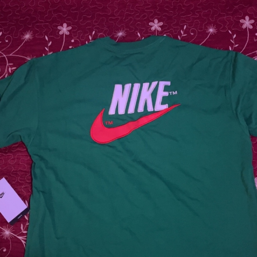 Nike Pocket TShirt